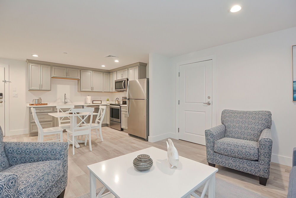 Harbourtown Suites - photo 54