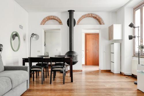 Just Urban Stays Elegant Apartment with Terrace Porta Venezia — 4-Star Luxury Hotel in Milan, Italy