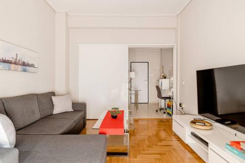 Modern Full Apt Near Acropolis Vaccinatedhosts — 4-Star Luxury Hotel in Athens, Greece