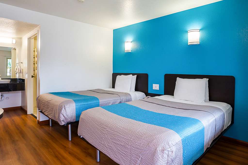 Motel 6 Ventura CA Downtown - photo 5