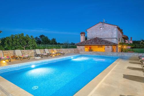 Holiday house Meri — 4-Star Luxury Hotel in Svetvincenat, Croatia