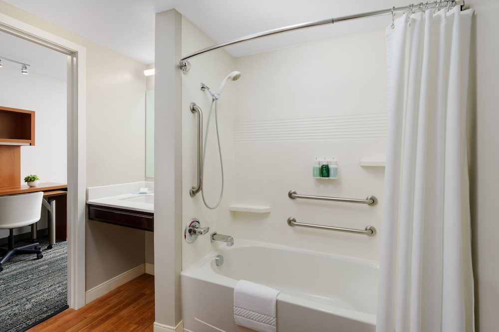 TownePlace Suites by Marriott Manchester - photo 22