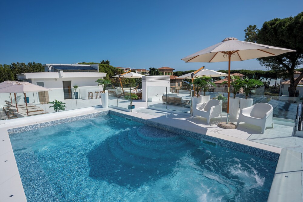 Villa Mare Pineto — 4-Star Luxury Hotel in Pineto, Italy