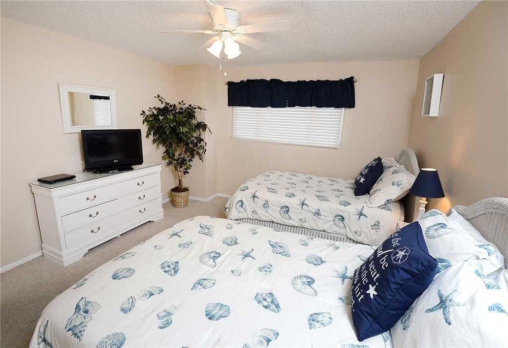 Regency Towers 1013 Two Bedroom Condo - photo 5