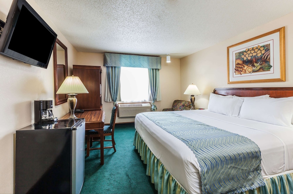 Super 8 by Wyndham Irving DFW Airport South - photo 8