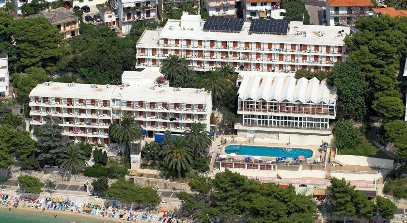 Aurora - carbon neutral hotel in Podgora