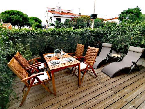 T3 Avec Terrasse a 200 Metres de la Mer in Canet-En-Roussillon, France