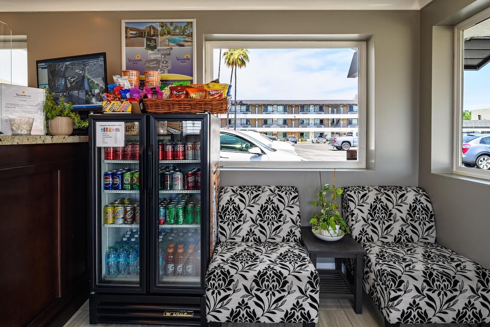 Vagabond Inn Whittier - photo 3