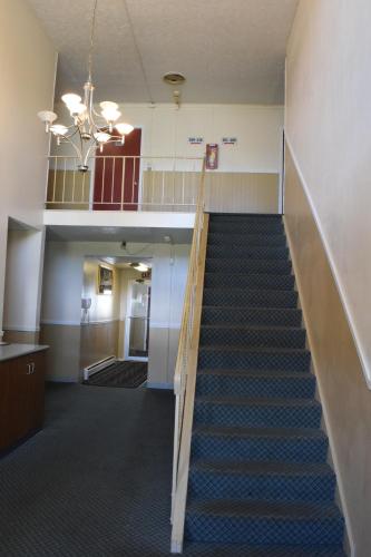 Budget Inn Ontario - photo 11