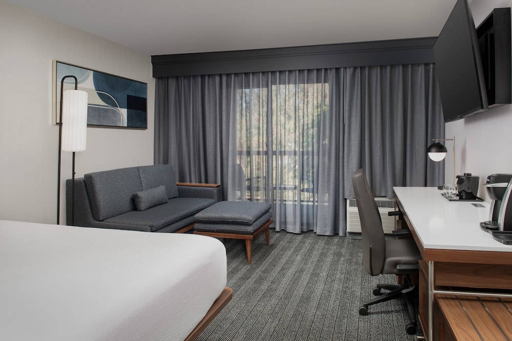 Courtyard by Marriott San Diego Carlsbad - photo 7