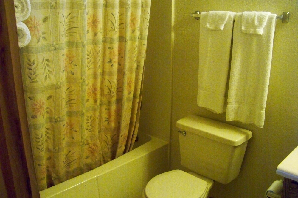 Lazy Oaks Resort - photo 10