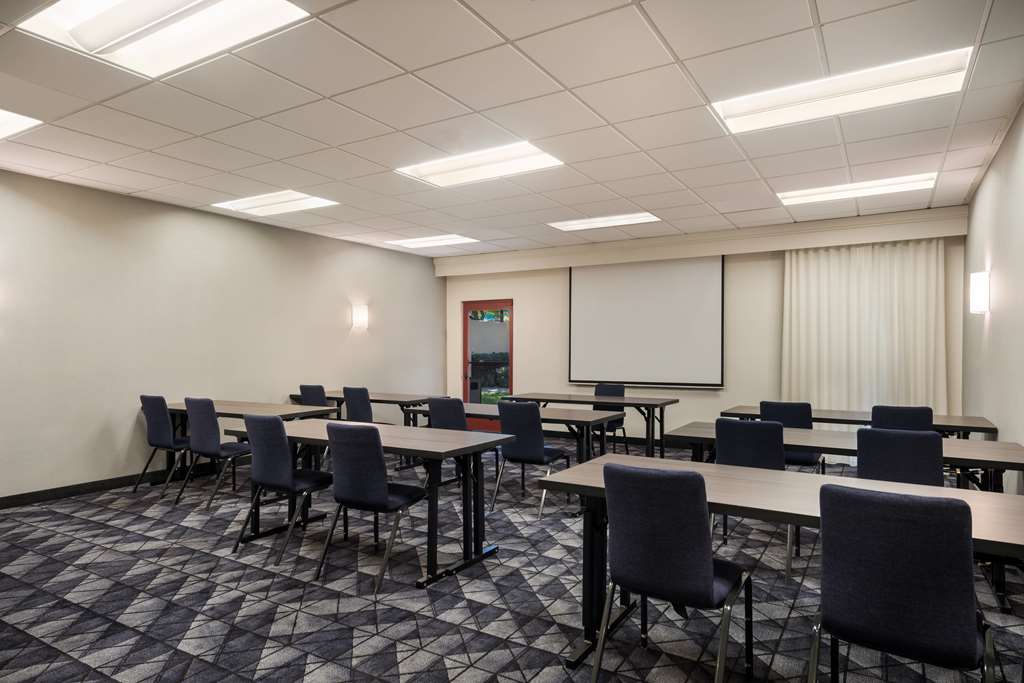 Sonesta Select Pleasant Hill - photo 15