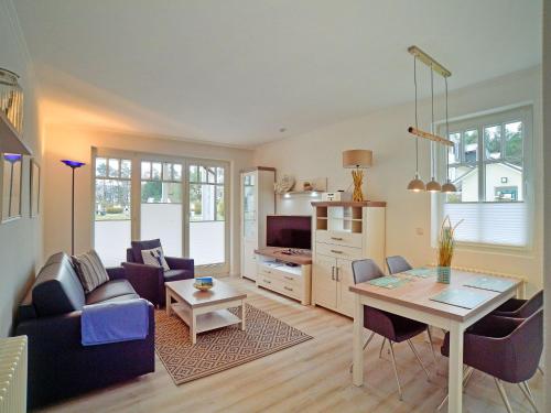 Dünenpark Binz Komfortplus Ferienwohnung mit 1 Schlafzimmer und Terrasse im Erdgeschoss 211 — 4-Star Luxury Hotel in Ostseebad Binz, Germany