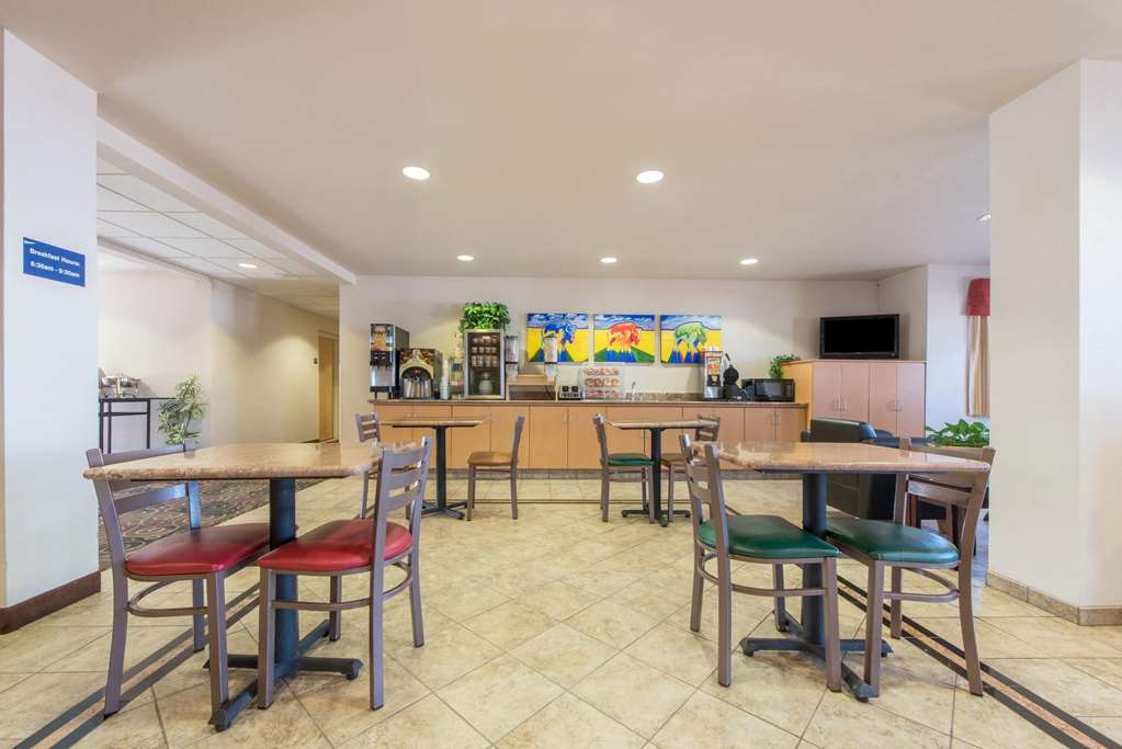 Microtel Inn & Suites by Wyndham Altus - photo 15