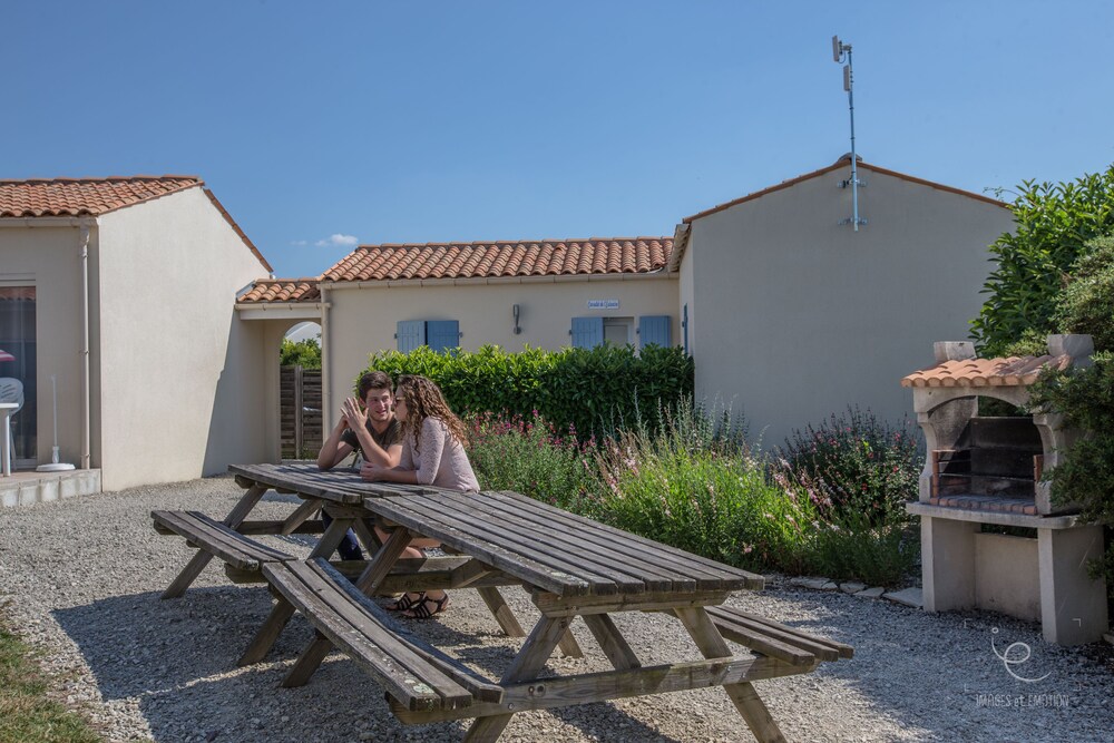 Atlantic Residence — 4-Star Luxury Hotel in Jonzac, France