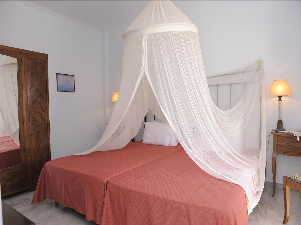 Papadakis - carbon neutral hotel in Paros