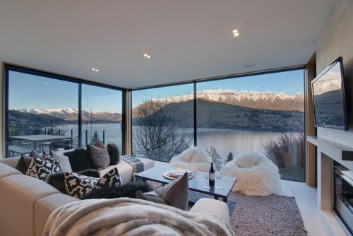 Panorama House by Sotheby's Luxury Rental Homes — 4-Star Luxury Hotel in Queenstown, New Zealand