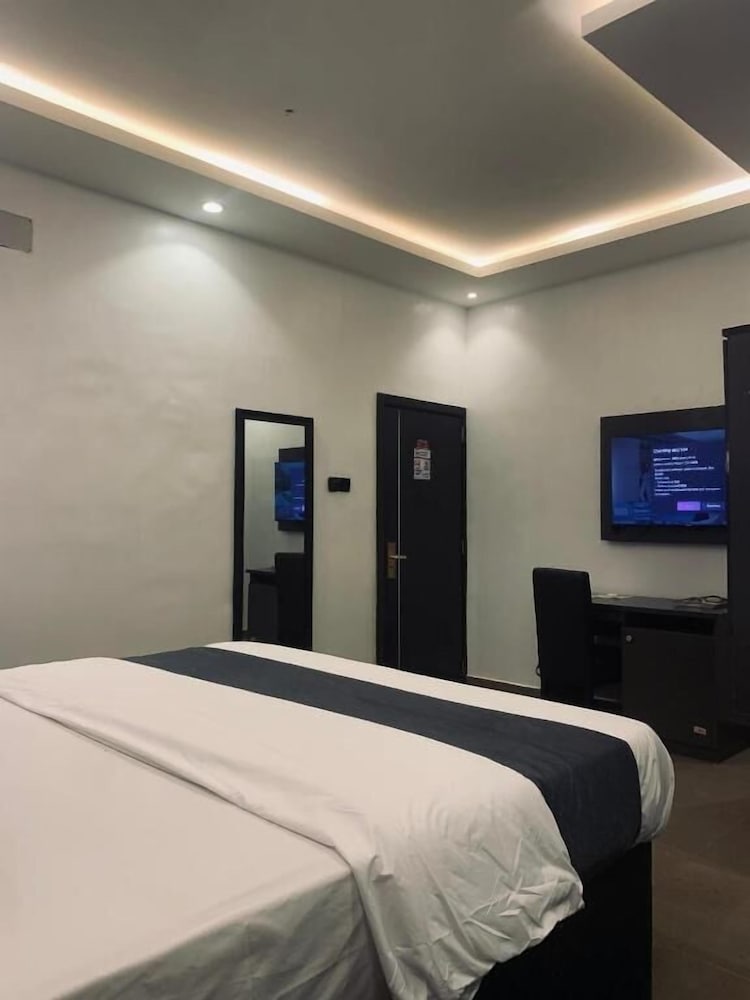 The Majj Hotel — hotel near Benin Airport