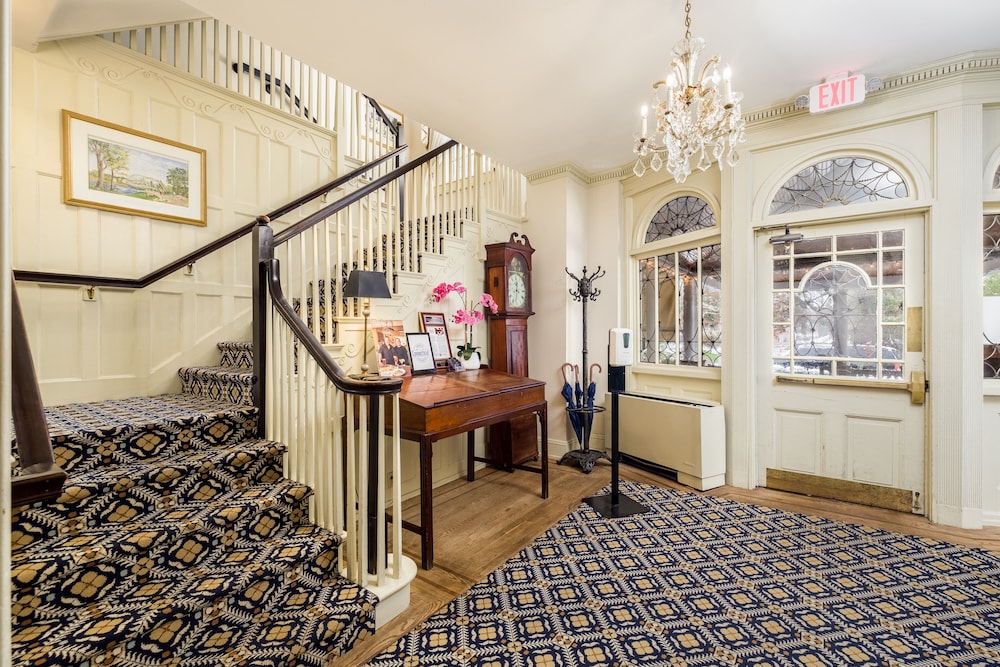 Simsbury 1820 House - photo 4