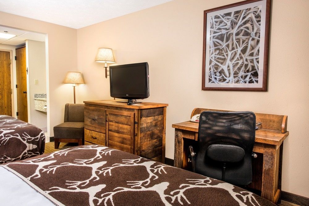 Bass Pro Shops Angler's Lodge - photo 5