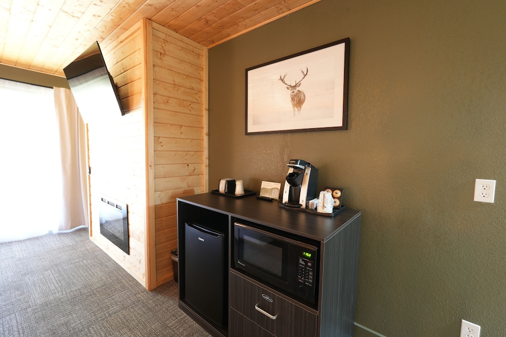 Tremont Lodge & Resort - photo 12