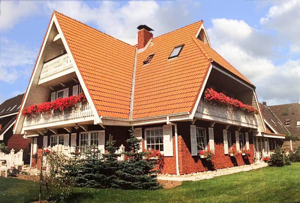 Haus Aquamarin Apartment Smaragd in Strandnähe — 4-Star Luxury Hotel in Busum, Germany