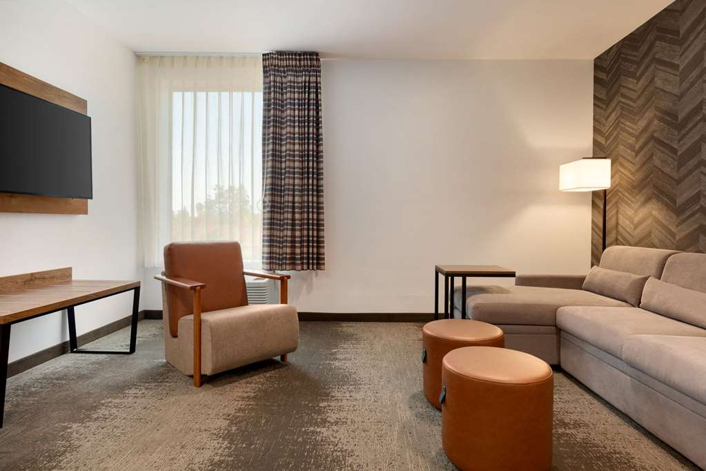 La Quinta Inn & Suites Santa Rosa Sonoma - photo 27