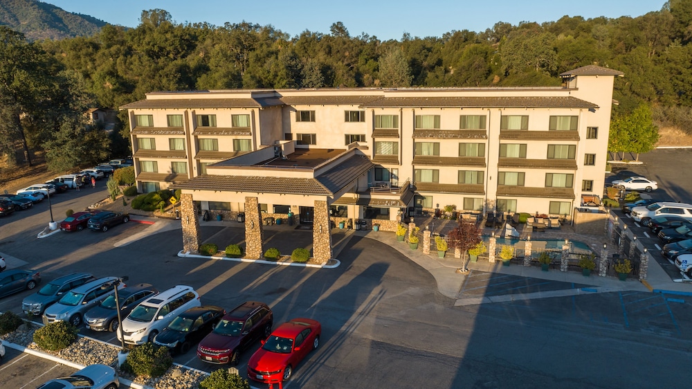 Yosemite Southgate Hotel & Suites - photo 50