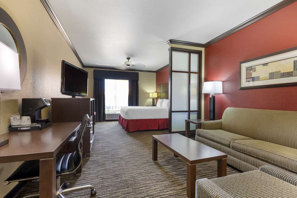Best Western Plus Classic Inn & Suites - photo 7