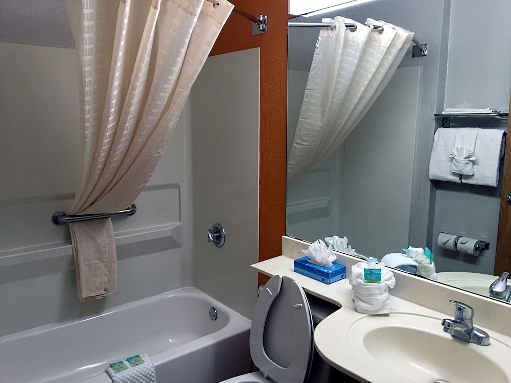 Hometown Inn & Suites Jacksonville Butler Blvd. Southpoint - photo 10