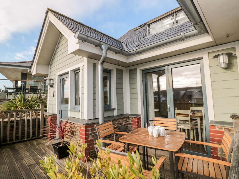 1 Court Cottage Hillfield Village — 4-Star Luxury Hotel in Dartmouth, United Kingdom