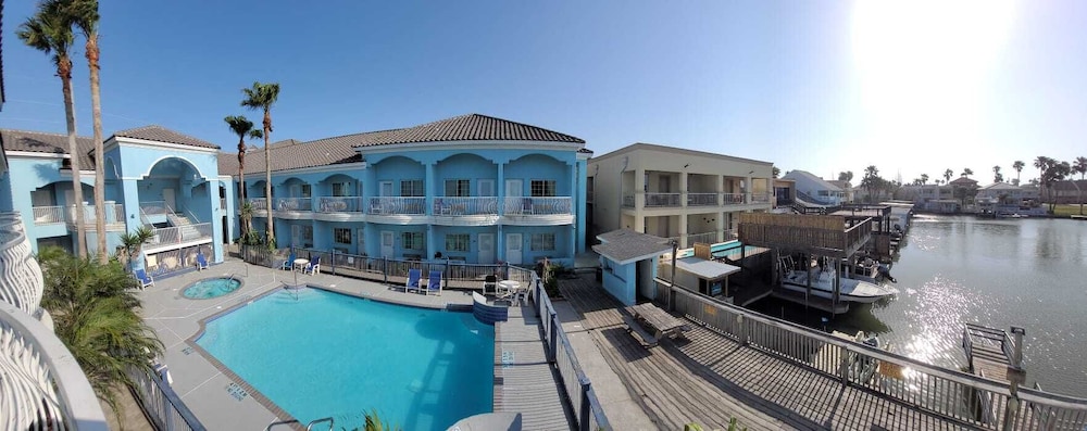 Casa Bella Hotel and Suites - photo 20