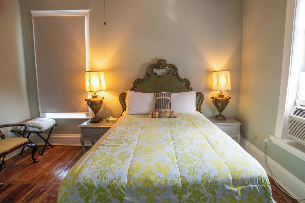 Oaak Tree Hotel - photo 162