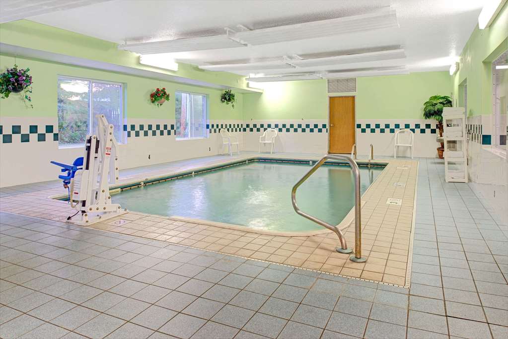Super 8 by Wyndham Pontoon Beach IL St. Louis MO Area - photo 4