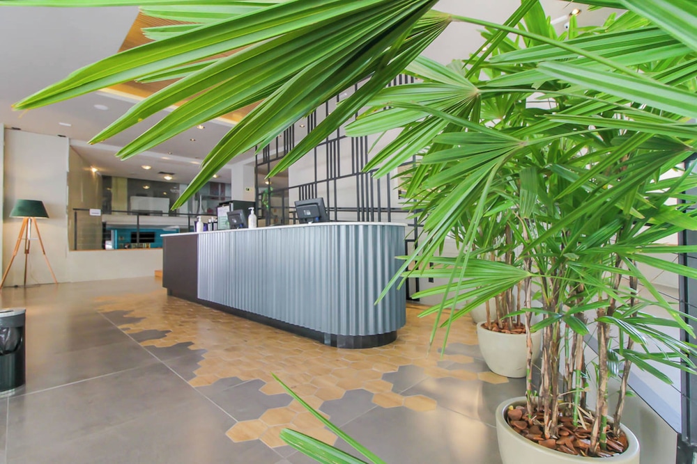 Coral Tower Trade Center