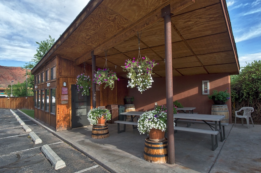 Red Stone Inn - photo 24