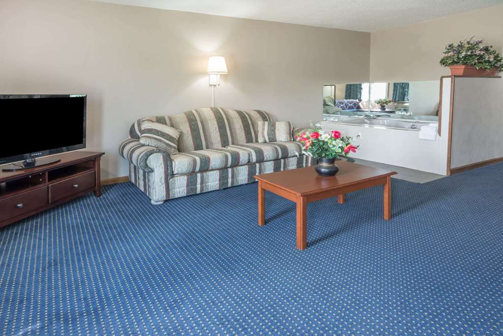 Super 8 by Wyndham O'Fallon MO St. Louis Area - photo 13