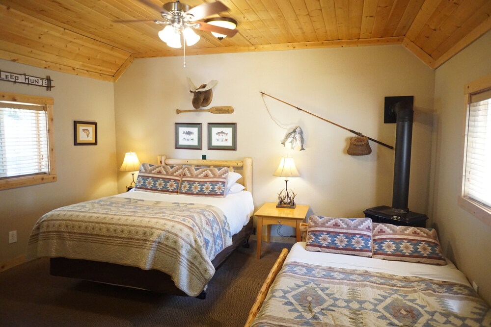 Shaver Lake Village Hotel - photo 36