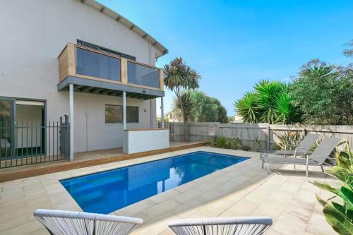 Coastal Escape on Highlander in Torquay, Australia