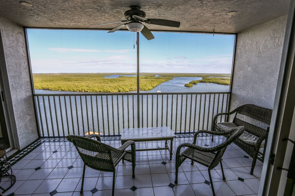 Ocean Harbor 1505b - carbon neutral hotel in Fort Myers Beach
