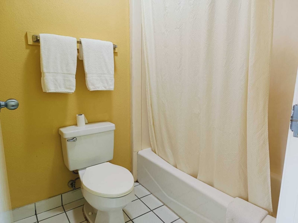 Heights Inn - photo 30
