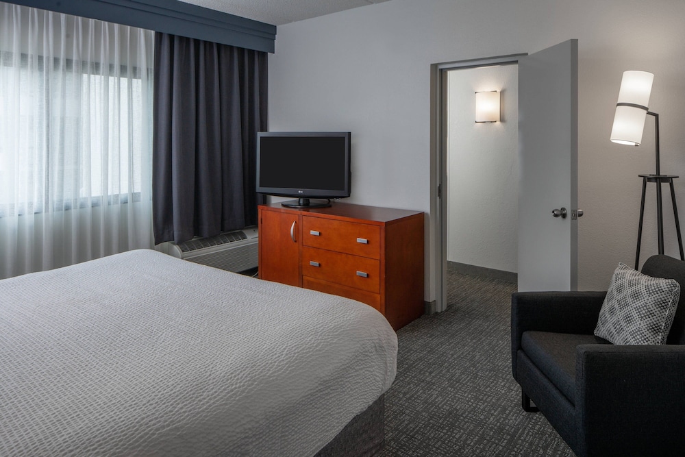 Courtyard by Marriott Memphis East Park Avenue - photo 8