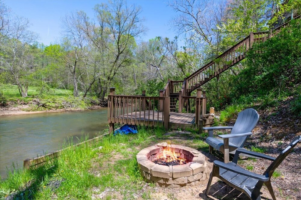 Riverside Retreat - photo 5