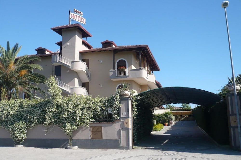 Ninfa hotel — hotel in Qualiano