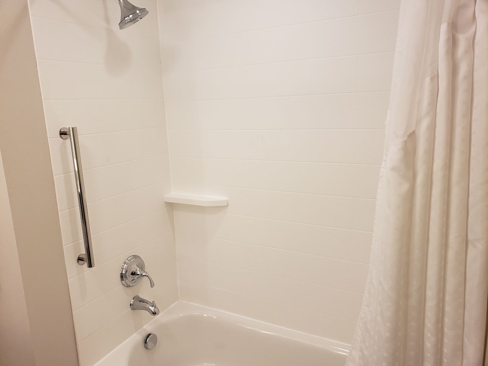 Holiday Inn Express & Suites Brigham City North Utah by IHG - photo 32