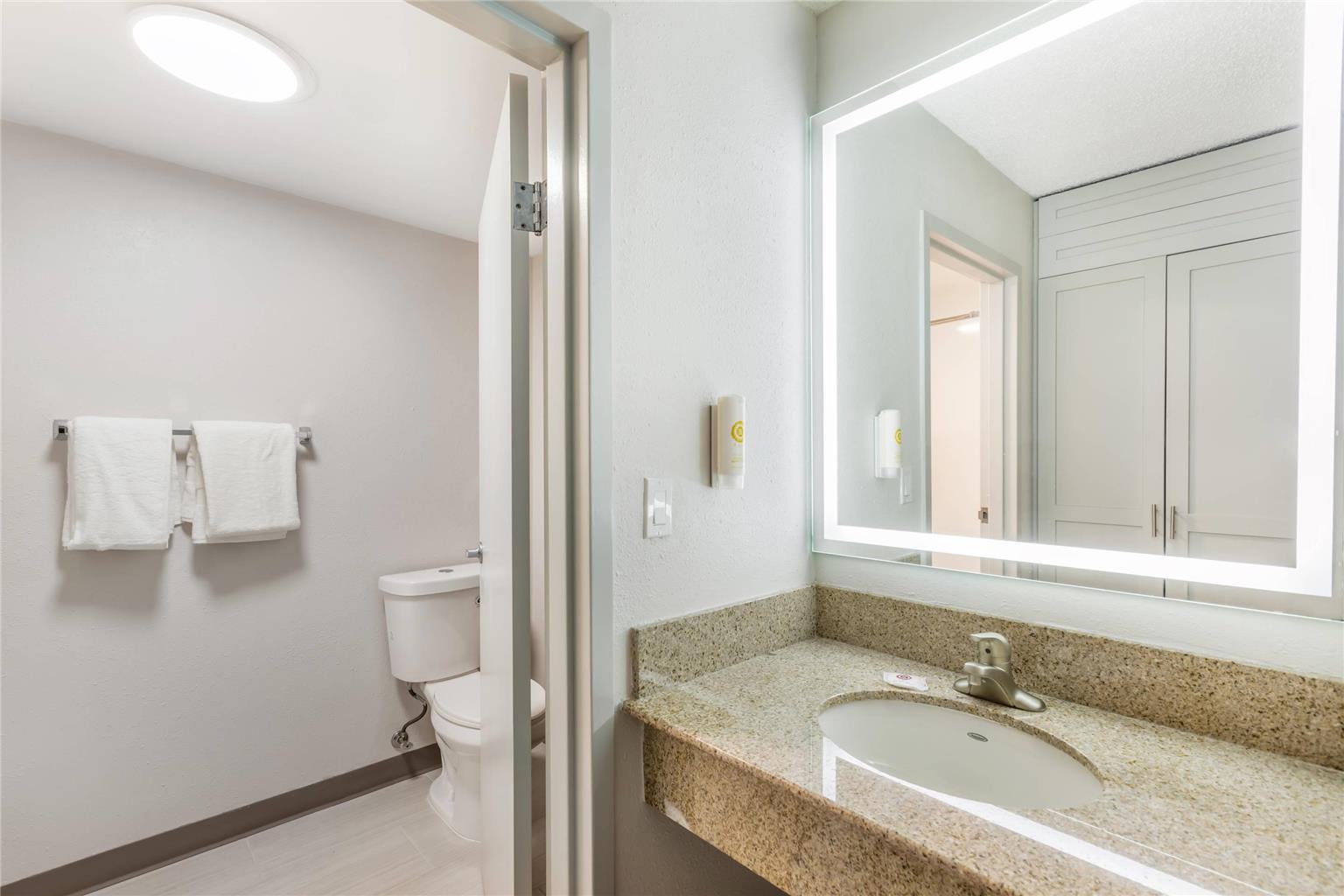 Comfort Inn & Suites Arlington Heights Buffalo Grove - photo 24