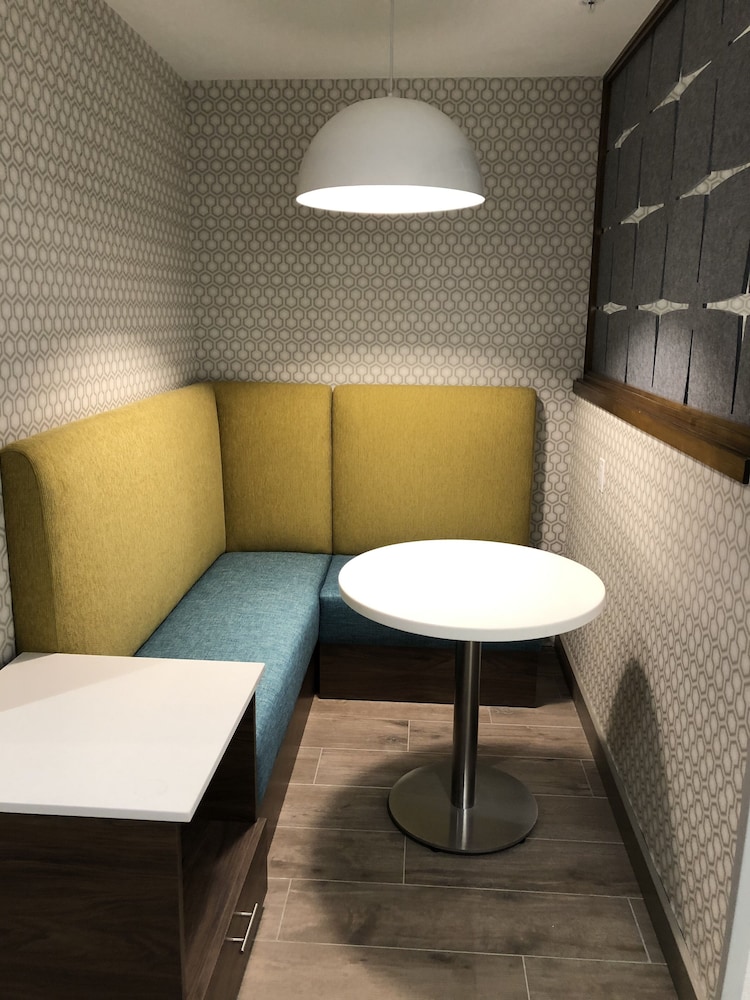 Hampton Inn & Suites Pekin Peoria Area - photo 4