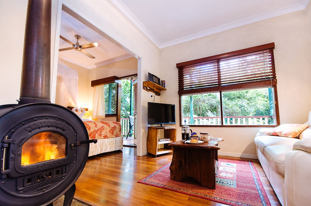 Lillypilly's Cottages & Day Spa — 4-Star Luxury Hotel in Maleny, Australia