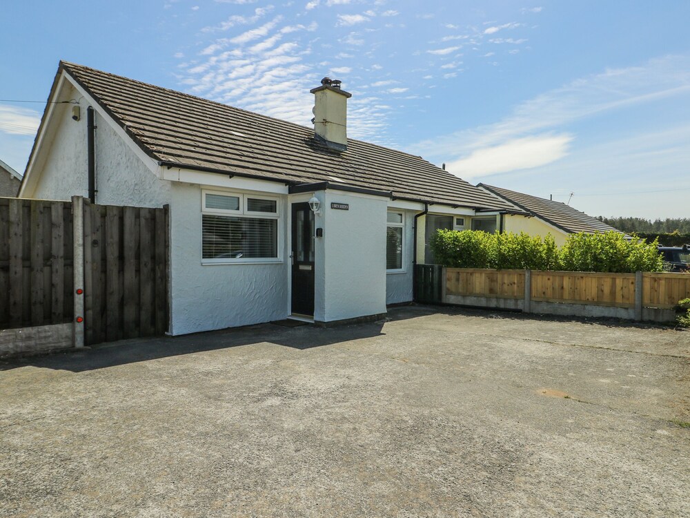 Fern Hill Cottage — 4-Star Luxury Hotel in Llanfairpwllgwyngyll, United Kingdom