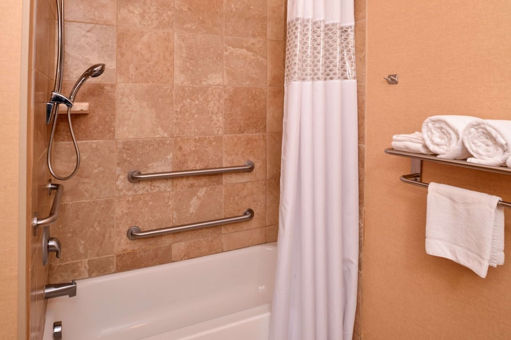 Hampton Inn by Hilton Lincoln - photo 26